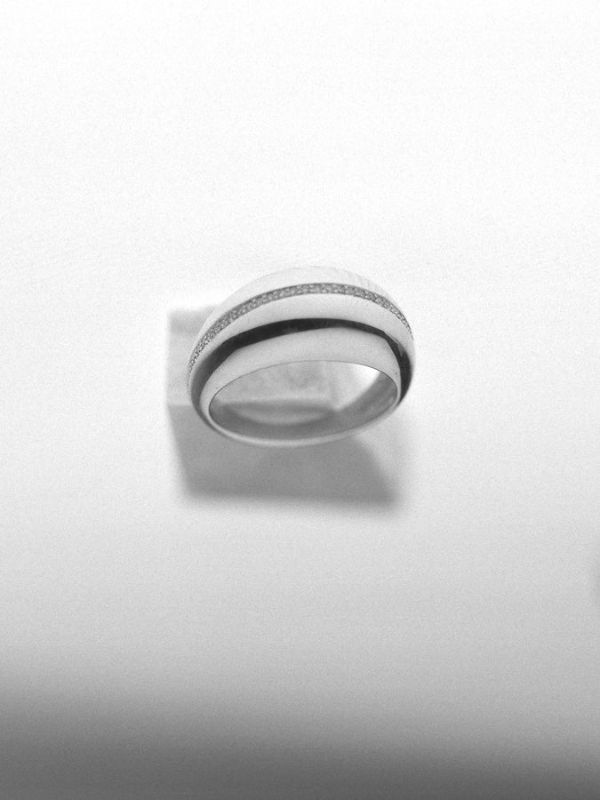 Form Ring II with Pavé Diamonds
