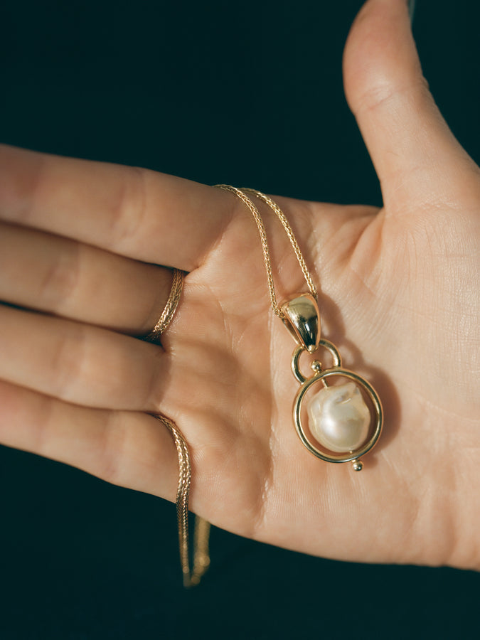 The Baroque Pendant