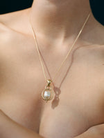 The Baroque Pendant